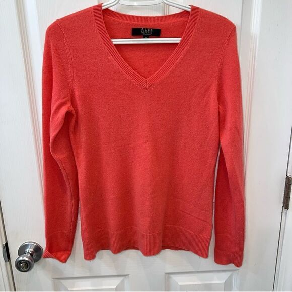 Alex Marie 100% Cashmere, V-neck, melon colored long sleeve SZ S sweater - Picture 1 of 10